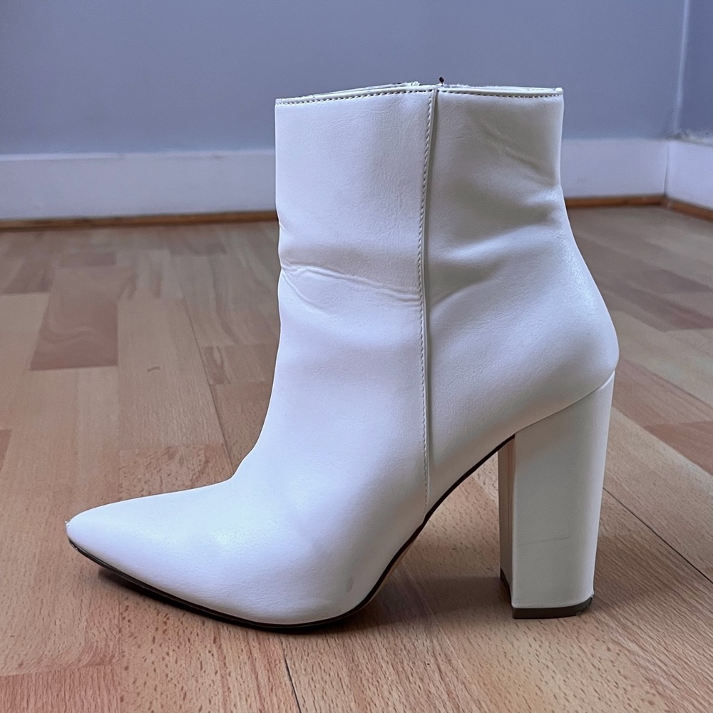 JustFab Chic White Ankle Boots
